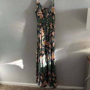 Gorgeous floral maxi dress. Francesca’s Boutique. Lace details and buttons